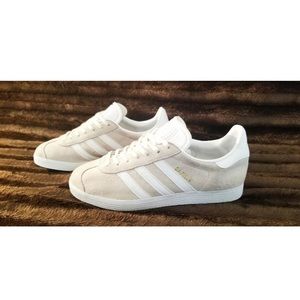 Women’s Adidas Original Gazelle casual suede shoe